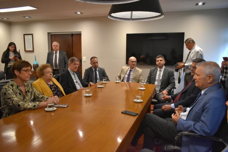 a7dd9b28-8eeb-4586-a428-9b6e30e31b07